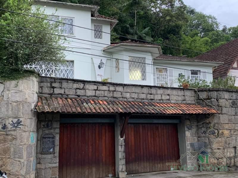 Casa à venda com 4 quartos, 800m² - Foto 2