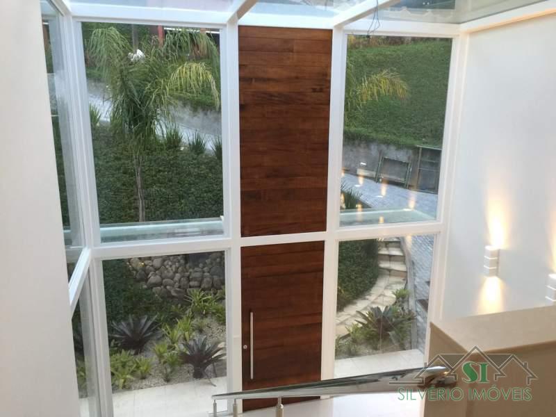 Casa à venda com 4 quartos, 600m² - Foto 3