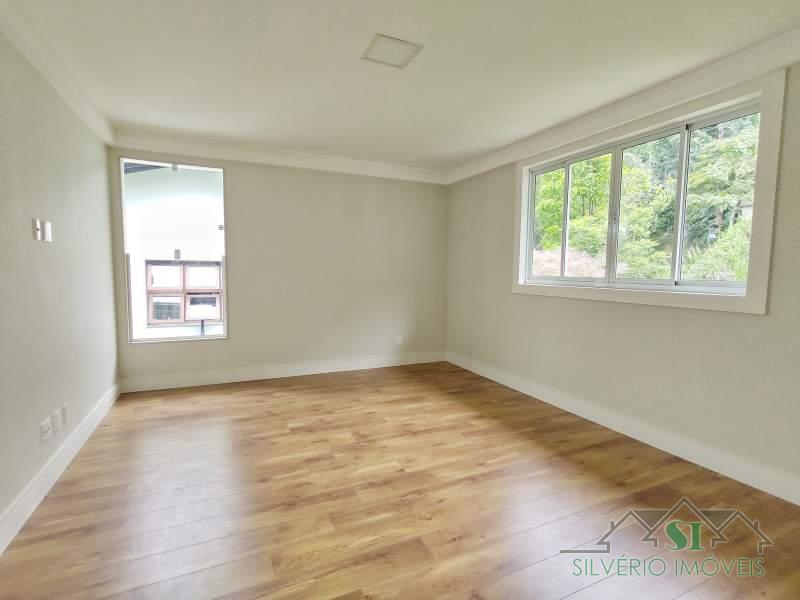 Casa à venda com 4 quartos, 600m² - Foto 21