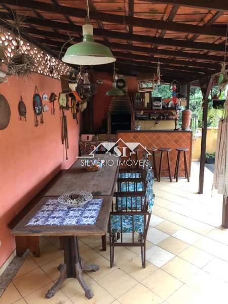 Casa à venda e aluguel com 4 quartos, 240m² - Foto 30