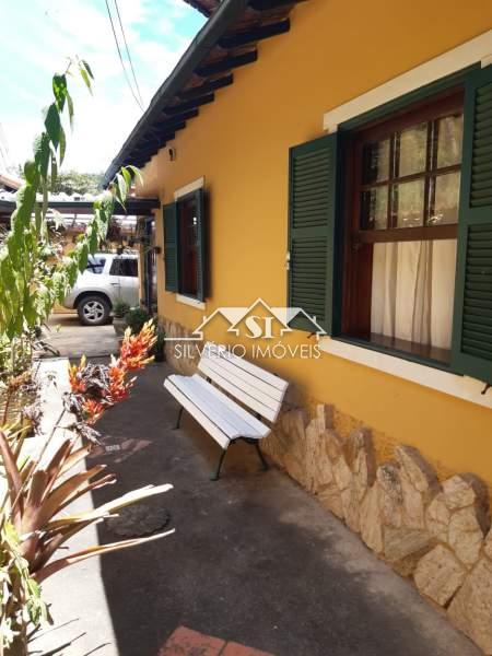 Casa à venda e aluguel com 4 quartos, 240m² - Foto 2