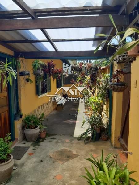 Casa à venda e aluguel com 4 quartos, 240m² - Foto 32