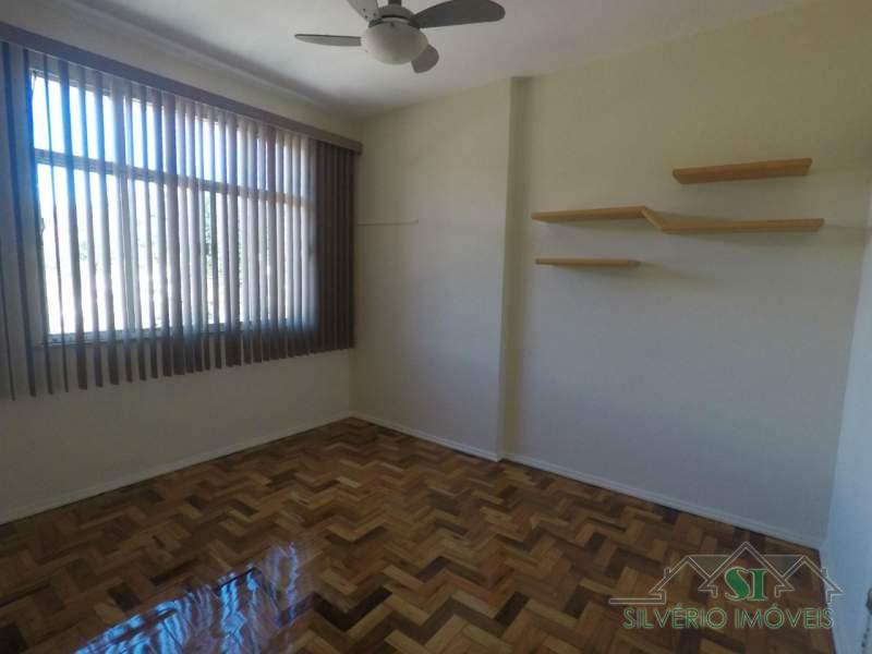 Apartamento à venda com 2 quartos, 72m² - Foto 4