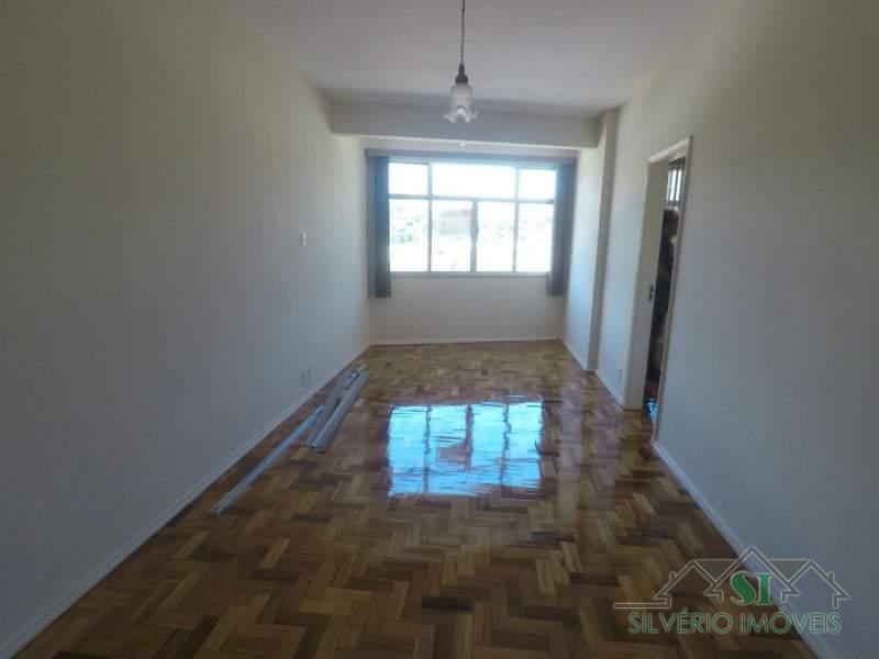 Apartamento à venda com 2 quartos, 72m² - Foto 2