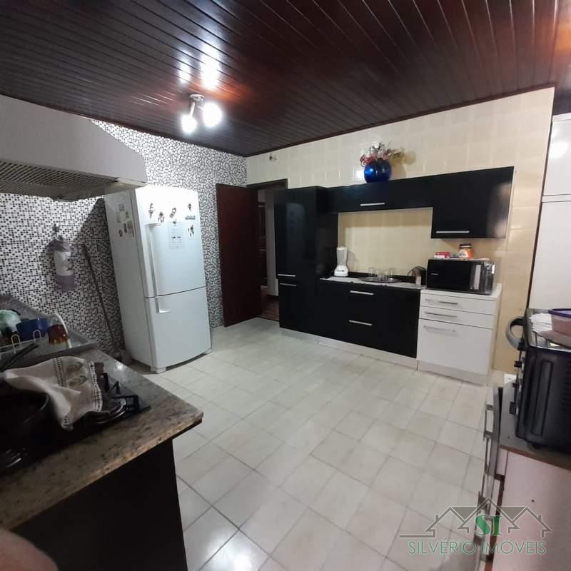 Casa à venda com 7 quartos, 370m² - Foto 16