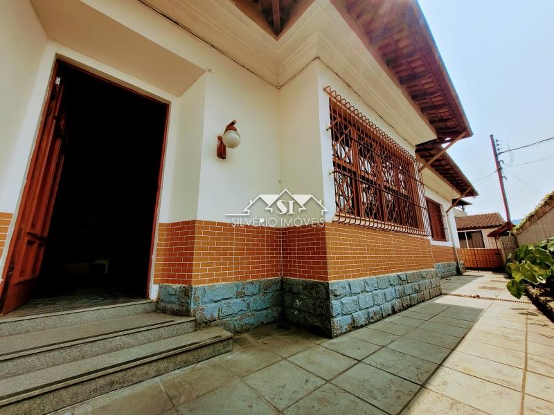 Casa à venda com 7 quartos, 370m² - Foto 2