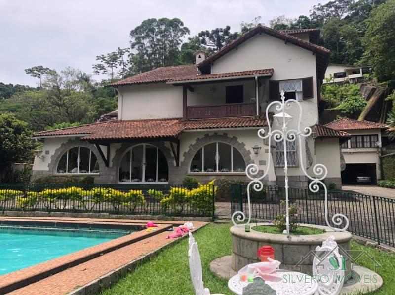 Casa em Castelânea - Petrópolis/RJ  - 6 Quartos