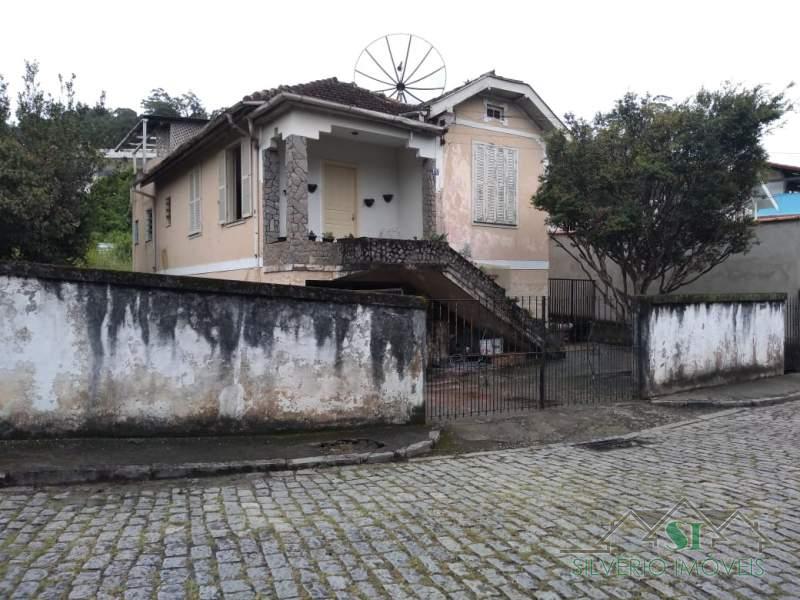 Casa em Mosela - Petrópolis/RJ  - 3 Quartos