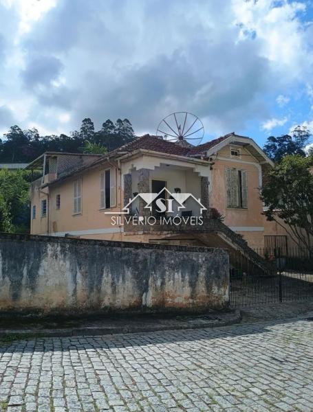 Casa em Mosela - Petrópolis/RJ  - 3 Quartos