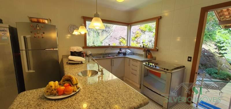 Casa à venda com 3 quartos, 700m² - Foto 23
