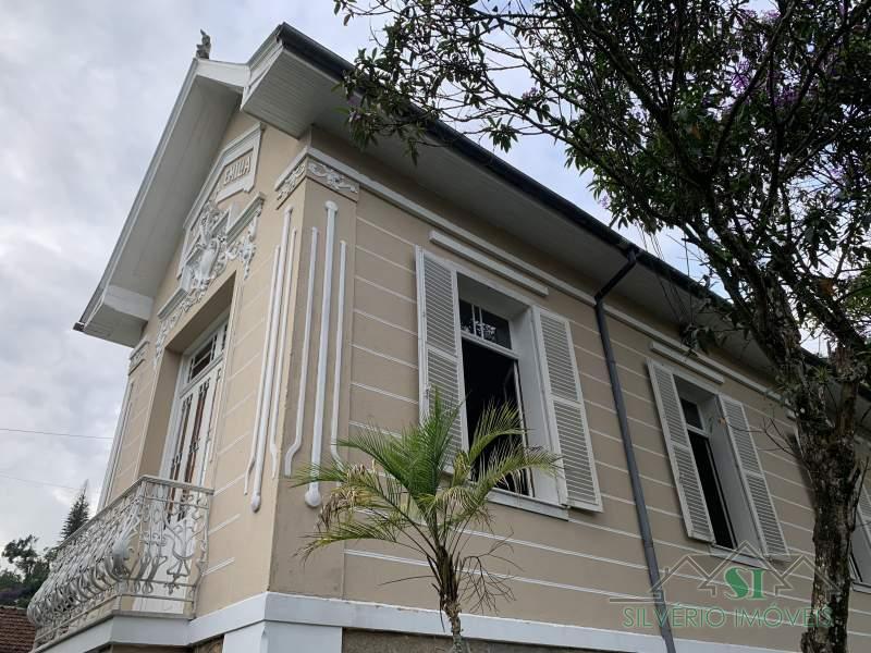 Casa à venda e aluguel com 5 quartos, 200m² - Foto 7