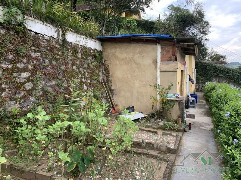 Casa à venda e aluguel com 5 quartos, 200m² - Foto 16