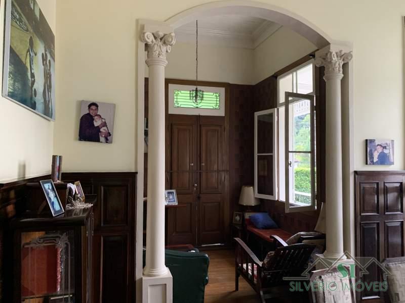Casa à venda e aluguel com 5 quartos, 200m² - Foto 17