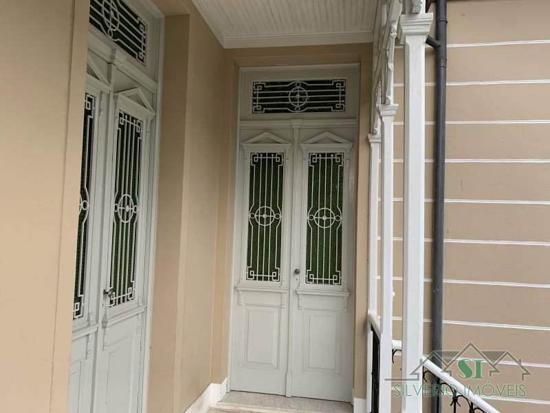 Casa à venda e aluguel com 5 quartos, 200m² - Foto 19