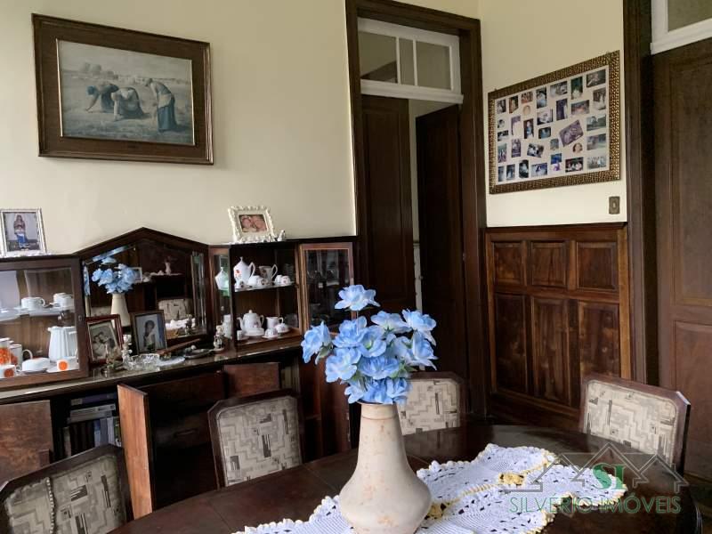 Casa à venda e aluguel com 5 quartos, 200m² - Foto 23