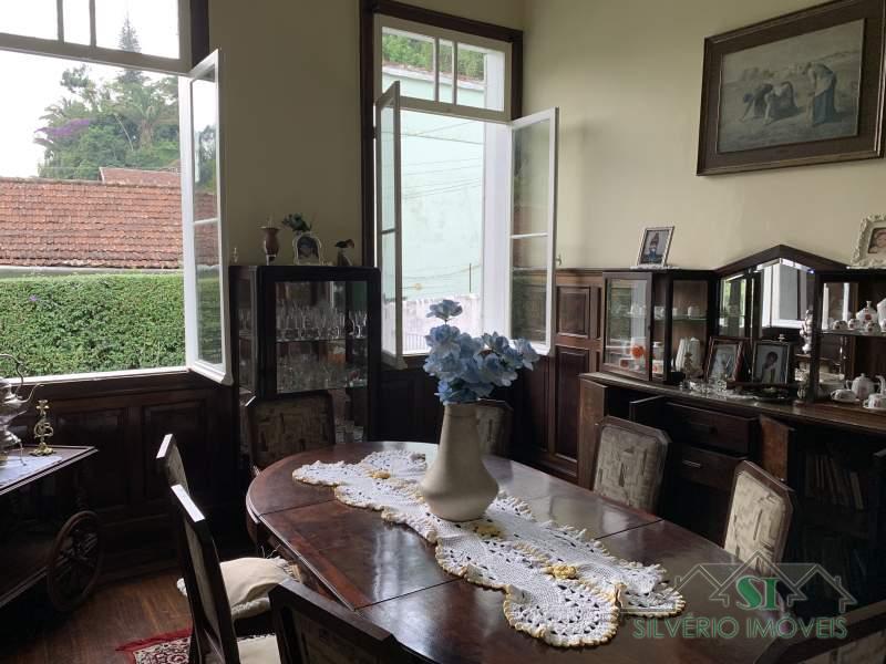 Casa à venda e aluguel com 5 quartos, 200m² - Foto 24