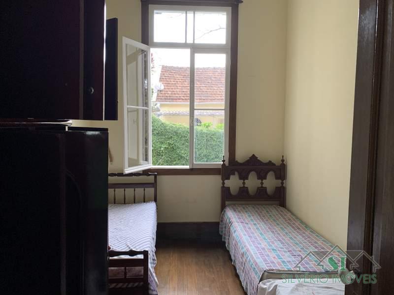 Casa à venda e aluguel com 5 quartos, 200m² - Foto 28