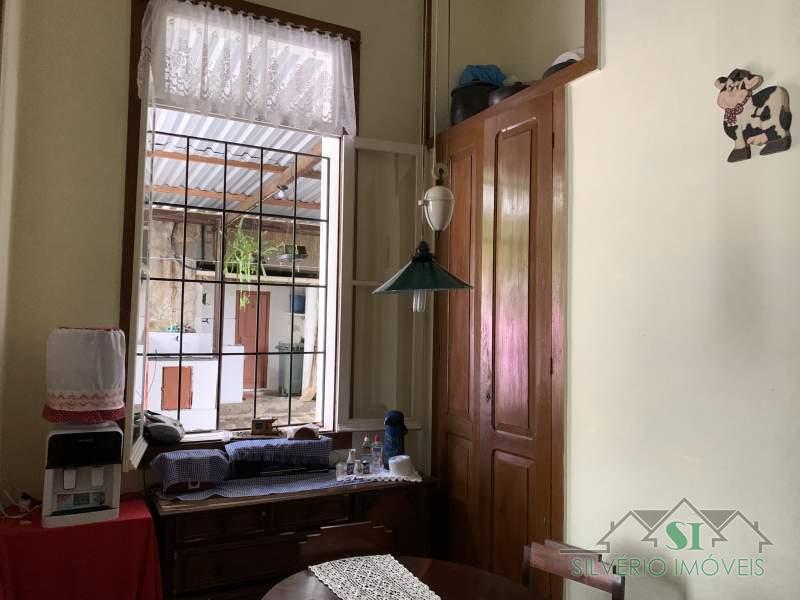 Casa à venda e aluguel com 5 quartos, 200m² - Foto 30