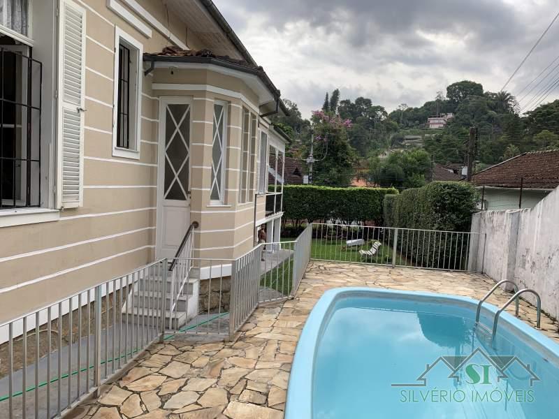 Casa à venda e aluguel com 5 quartos, 200m² - Foto 32