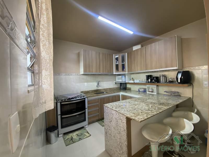 Casa à venda com 3 quartos, 172m² - Foto 4