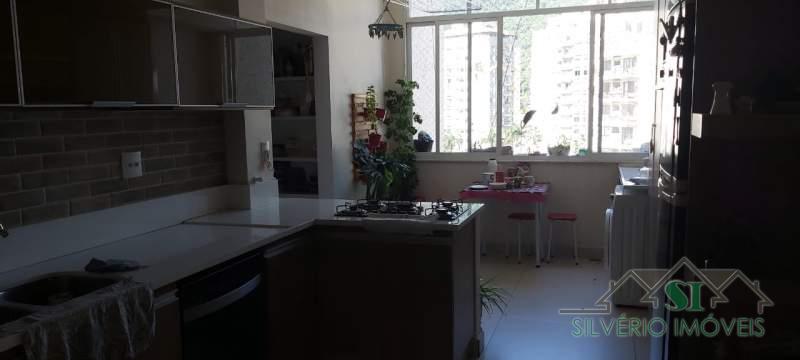 Apartamento à venda com 3 quartos, 140m² - Foto 7