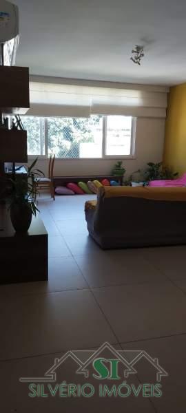 Apartamento à venda com 3 quartos, 140m² - Foto 1