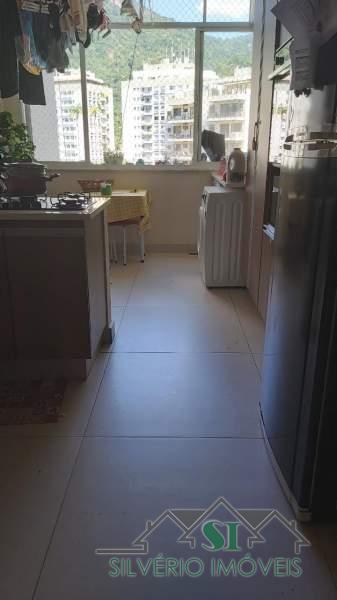 Apartamento à venda com 3 quartos, 140m² - Foto 4