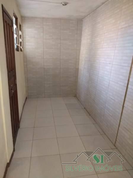 Casa à venda com 2 quartos, 75m² - Foto 4