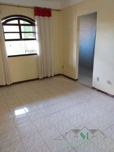 Casa à venda com 2 quartos, 75m² - Foto 9