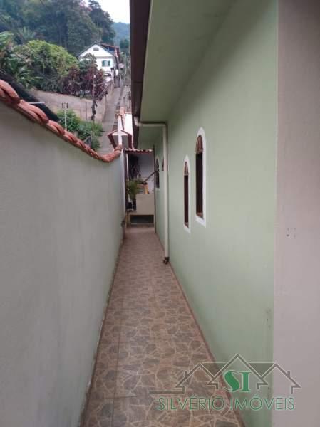 Casa à venda com 2 quartos, 75m² - Foto 2