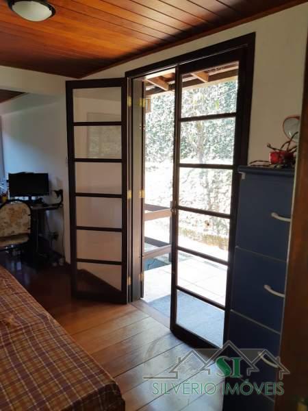 Casa à venda com 4 quartos, 280m² - Foto 11
