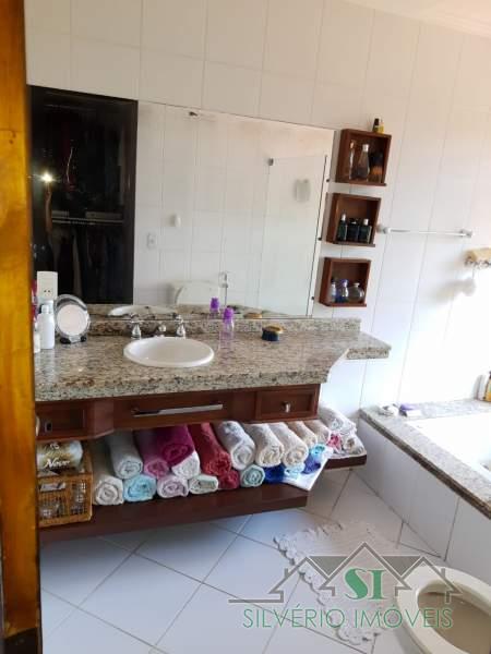 Casa à venda com 4 quartos, 280m² - Foto 18
