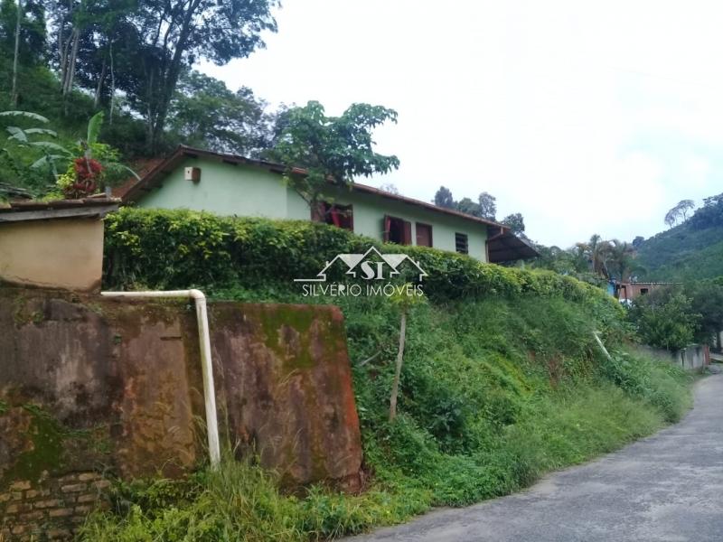 Casa à venda com 4 quartos, 186m² - Foto 2
