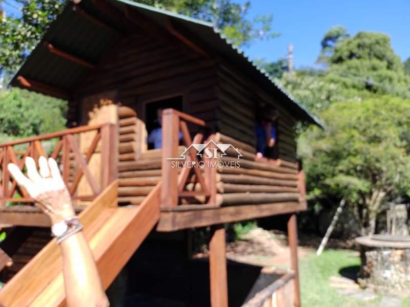 Casa à venda com 4 quartos, 400m² - Foto 2
