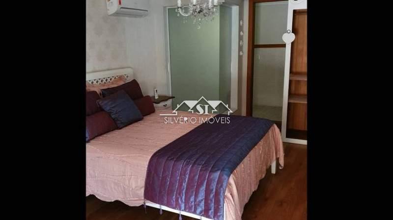 Casa à venda com 6 quartos, 700m² - Foto 2