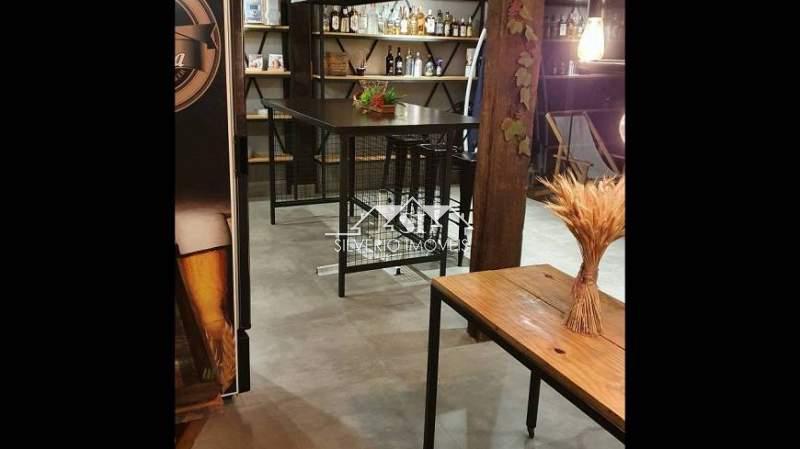 Casa à venda com 6 quartos, 700m² - Foto 3
