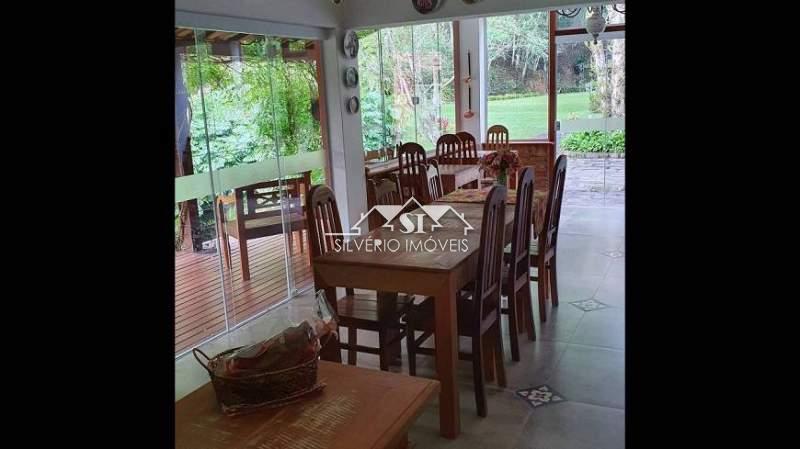 Casa à venda com 6 quartos, 700m² - Foto 9