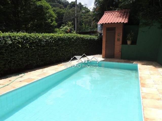 Casa à venda com 5 quartos, 335m² - Foto 2