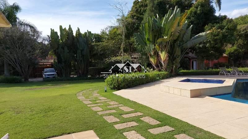 Casa à venda com 9 quartos, 1200m² - Foto 4
