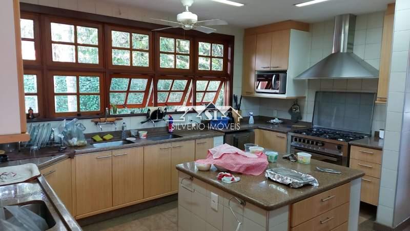Casa à venda com 9 quartos, 1200m² - Foto 25