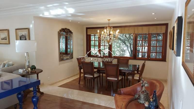 Casa à venda com 9 quartos, 1200m² - Foto 22