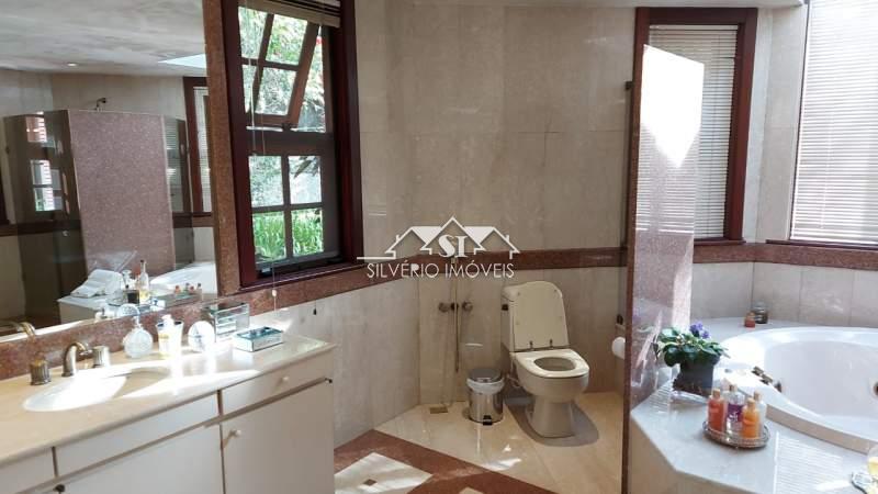 Casa à venda com 9 quartos, 1200m² - Foto 23