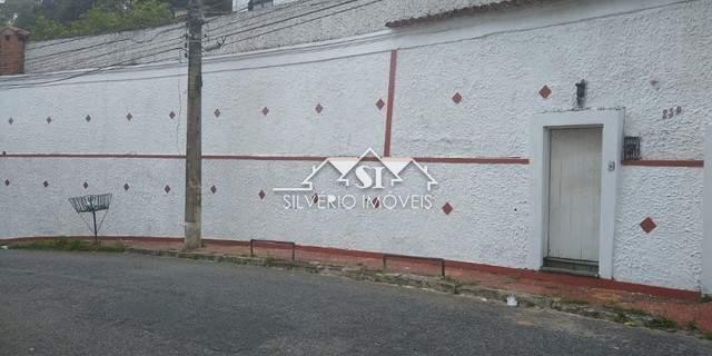 Casa à venda com 7 quartos, 260m² - Foto 3