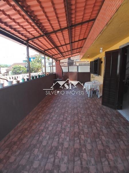Casa à venda com 3 quartos, 80m² - Foto 2