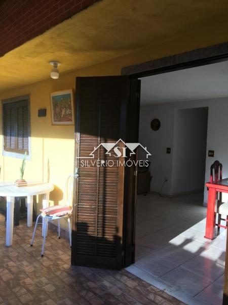 Casa à venda com 3 quartos, 80m² - Foto 12