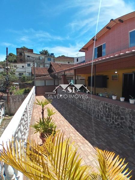 Casa à venda com 3 quartos, 80m² - Foto 25