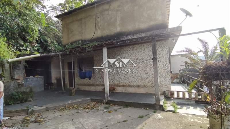 Casa à venda com 3 quartos, 200m² - Foto 2