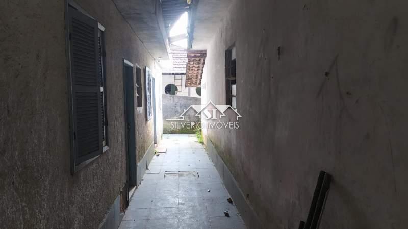Casa à venda com 3 quartos, 200m² - Foto 14