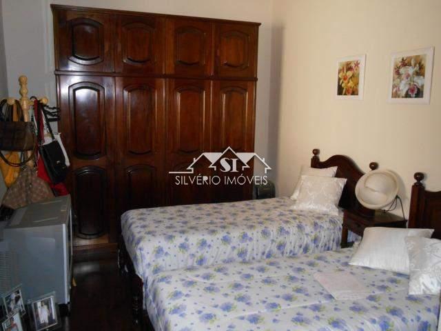 Casa à venda com 4 quartos, 334m² - Foto 16