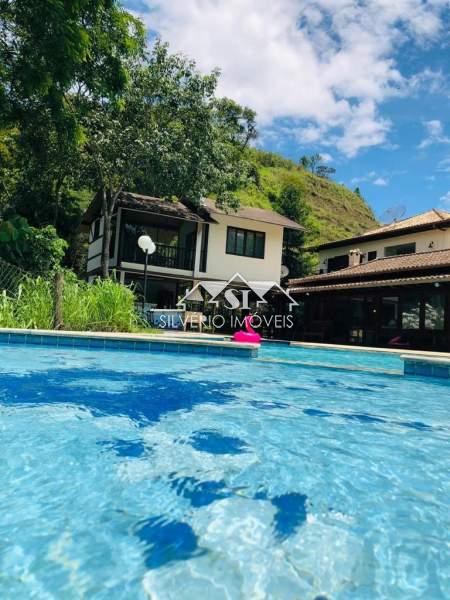 Casa para alugar com 6 quartos, 900m² - Foto 2